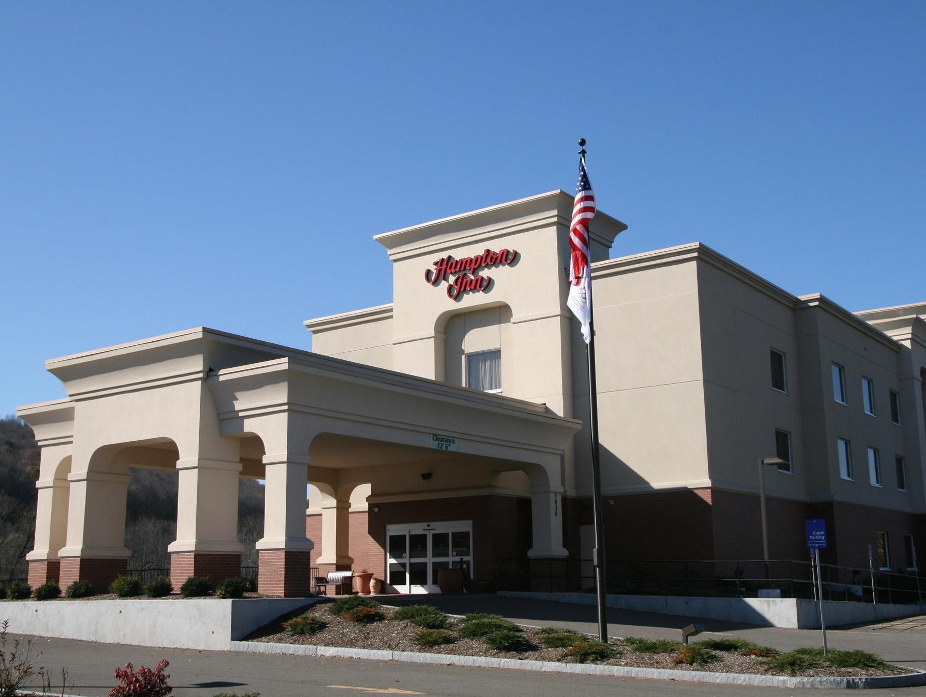 Hampton Inn Owego Exterior photo